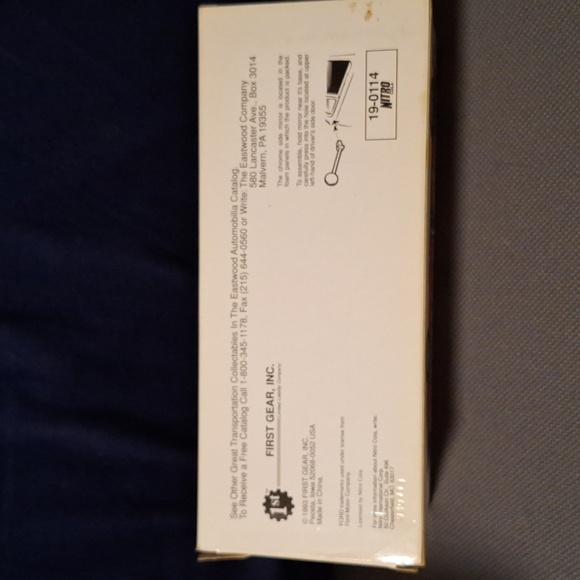 1951 Ford F-6 Bottler's Truck from Eastwood Automobilia. 1/34 Scale Die-cast. - Picture 3 of 9